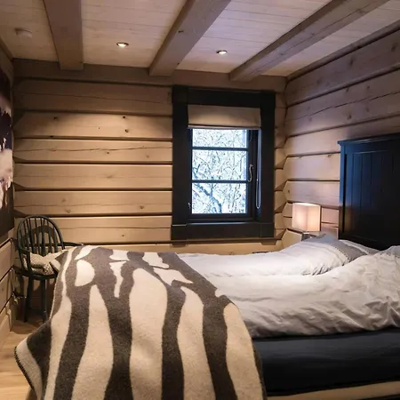 Spacious Mountain With Style In *