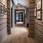 Spacious Mountain With Style In *