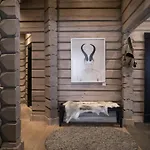 Spacious Mountain With Style In *